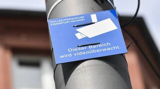 Für die Videoüberwachung öffentlicher Plätze sind in Hessen mittlerweile 279 Kameras in Betrieb.