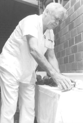 Dr. Hans Desaga