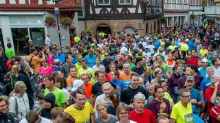 Ein Bild aus vergangenen Tagen: Am Marktplatz drängen sich die Läufer kurz vor dem Start von Jog and Rock. Die beliebte Laufveranstaltung musste nun zum zweiten Mal in Folge wegen der Corona-Pandemie abgesagt werden. Eigentlich wäre man in diesem Jahr zum ersten Mal im Weiherhausstadion gestartet.