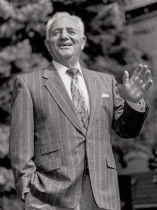 Der frühere Landrat und Bürgermeister Franz Hartnagel prägte in seiner politischen Karriere den Kreis Bergstraße und seinen Heimatort Einhausen. Unser Foto entstand an seinem 75. Geburtstag im Jahre 1994.