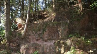 Bis in den Steinbrüchen von Litzelbach Touristen die Natur erkunden können, wird es noch eine Weile dauern. Der Grasellenbacher Bürgermeister Markus Röth geht davon aus, dass der Förderantrag für das Geozentrum Tromm noch einmal verlängert werden muss. Schuld daran sei auch die aktuelle Lage.