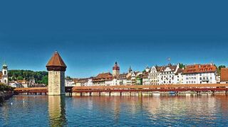 Bildschön: Luzern mit Kapellbrücke und Wasserturm