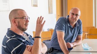 Gemeindebrandinspektor Bernd Röder (links) und Stellvertreter Peter Degenhardt erläuterten, wie sich Lautertal auf Hochwasser vorbereitet.