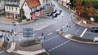 An der Kreuzung B3/B47 muss die Fahrbahndecke erneuert werden.