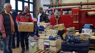 Mit drei Lastwagen voller Sachspenden wird die Oldtimergruppe der Freiwilligen Feuerwehr Heppenheim-Mitte nach Stolberg fahren.