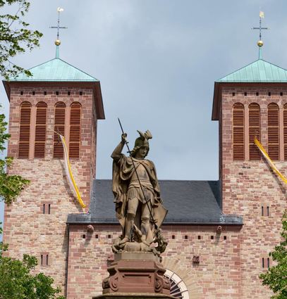 Bei den Senioren von Sankt Georg referierte Rudolf Schmitt vom Museumsverein über den Schutzpatron der Stadt, den heiligen Georg.