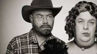 Aurora deMeehl und ihr Gatte Billy the Schmidt gastieren mit „Dicke Luft in Tapperware Falls“ im Theater Mobile in Zwingenberg.