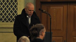 Bürgermeister Andreas Heun hielt die Gedenkrede bei der Andacht in der evangelischen Kirche, bevor er mit dem Gemeindevertreter-Vorsitzenden Helmut Adam an der alten Synagoge einen Kranz niederlegte.