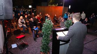 Auf dem Bendheim-Platz erinnerten Stadt und Geschichtswerkstatt Jakob Kindinger an die Pogrome von 1938.