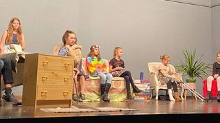 „Mord kommt in den besten Familien vor“ – so lautet der Titel des Theaterstücks, das die Kinder- und Jugendtheatergruppe der SKG Zell jetzt aufgeführt hat.