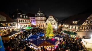 In weihnachtlichem Lichterglanz sollte der Marktplatz am 4. Dezember erstrahlen. Doch die Stadt hat den Nikolausmarkt nun wieder abgesagt.