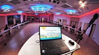 Beim Treffen der Bensheimer Kulturschaffenden im frisch sanierten Bürgerhaus wurde die neue Webseite der Stadtkultur Bensheim vorstellt.