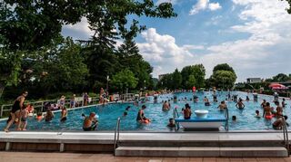 Wer künftig mindestens zwei Nächte in einem Heppenheimer Übernachtungsbetrieb verbringt, der wiederum an das Netz der Bergstraße-Odenwald-Karte angeschlossen ist, soll unter anderem das Freibad kostenfrei nutzen können.