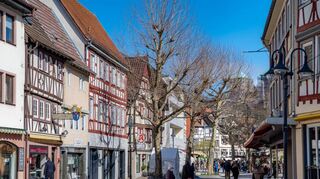 Das Stadtparlament hat mehrheitlich entschieden, dass Innenstadt-Projekte des Stadtmarketings zuvor vom Finanzausschuss abgesegnet werden müssen. Unser Bild zeigt die Bensheimer Fußgängerzone.