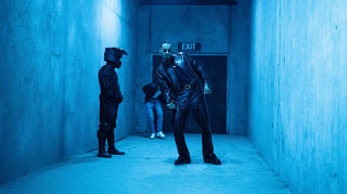 Neues auf die Ohren gibt es vom Ludwigshafener Rapper Apache 207. „2sad2disco“ heißt das Album, das in insgesamt vier Kapitel eingeteilt ist.