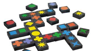 Attraktive Nebenwirkung: Bei "Quirkle" entstehen neben Spielspaß auch schöne Muster.