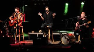Pasquale Aleardi und die Phonauten standen am Donnerstagabend vor kleiner Kulisse im Musiktheater Rex auf der Bühne.