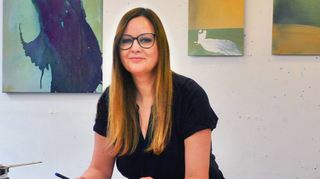 Bei der Arbeit in ihrem Atelier: die Mannheimer Künstlerin Kathleen Knauer.
