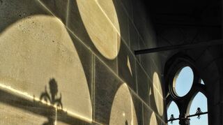 Reichlich Aussicht samt Frischluft bietet der Turmbalkon.