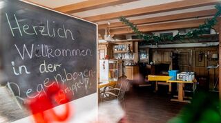 Die ehemalige „Nibelungenstube“ wird seit Sommer vorigen Jahres für Schülerbetreuung genutzt. Das Mütter- und Familienzentrum richtete dort die „Regenbogengruppe“ ein. Von der plötzlichen Ankündigung, sie vorzeitig zu schließen, zeigten sich Eltern überrascht. Der Verein erläutert jetzt Gründe für seinen Beschluss.