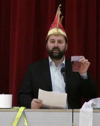 Im vergangenen Jahr begrüßte Sitzungspräsident Kristof Glanzner die Einhäuser Narren online zur virtuellen Fastnacht.