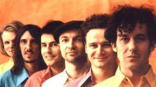 Alte Bekannte hoffen ebenfalls darauf, endlich wieder auf Schloss Heiligenberg auftreten zu können: Die Lonely Hearts Club Band (l.) lädt zur „Beatles Night“ und die „Original Blütenweg Jazzer“ veranstalten eine Matinee.