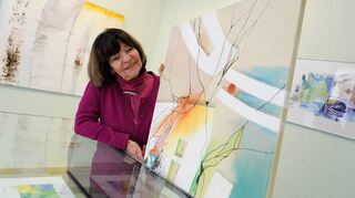 Bilder der Künstlerin Doris Bambach sind im Rahmen einer Ausstellung der Kunstfreunde Bergstraße im Damenbau des Fürstenlagers zu sehen.