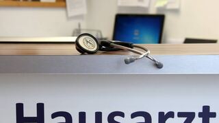 Schon längere Zeit ist ärztliche, vor allem die hausärztliche Versorgung ein Thema in Lorsch. Mehrere Mediziner sind in den vergangenen fünf Jahren in den Ruhestand gegangen, Nachfolger zu finden, erweist sich als sehr schwer. Ende Juni schließt die nächste Lorscher Praxis.