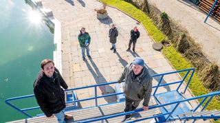 Im Lindenfelser Schwimmbad soll dieses Jahr der Sprungturm wieder genutzt werden dürfen. Gestern informierte die Stadt über den Stand der Vorbereitungen für die neue Saison.