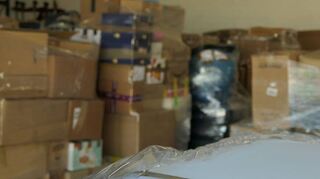 Im Bauhof in Fürth stapelten sich Paletten mit Spenden für die Ukraine.