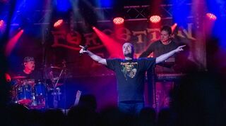Die Band Forgotten Sons mit Frontmann Nico Würsching war zu Gast im Musiktheater Rex.