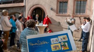 Im Museum wurde die Karikaturenausstellung „Frauenwelten“ eröffnet.
