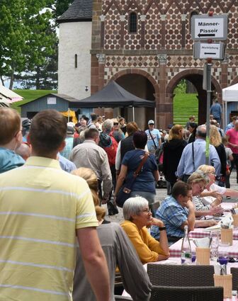 Endlich wieder Leute treffen und gemeinsam feiern können, das wünschen sich viele. Der Frühlingsmarkt soll Normalität zurückbringen, hofft man in Lorsch.