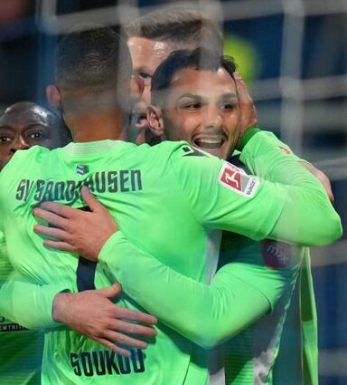 Sandhausens Ahmed Kutucu bejubelt sein spätes Tor zum 1:1.
