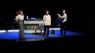 Die Inszenierung „Die verlorene Ehre des (..)“ war am Samstag im Rahmen der Woche junger Schauspieler im Parktheater zu sehen.