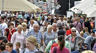 So sah es beim Frühlingsmarkt in Lorsch in der Zeit vor Corona aus: 2018. Gehofft wird, dass im Mai 2022 wieder ein weitgehend normales Stadtfest gefeiert werden kann. Vorsichtshalber gibt es wegen Corona aber auch einen Plan B.