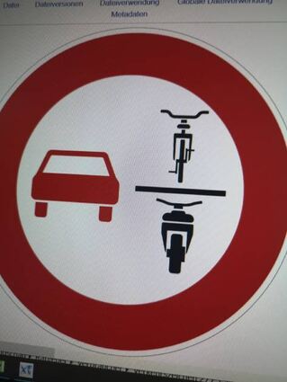 ADFC-Mitglieder schlagen vor, in der Lorscher Nibelungenstraße dieses Verkehrsschild aufzustellen. Autofahrer dürften dort dann keine Zweiräder mehr überholen.