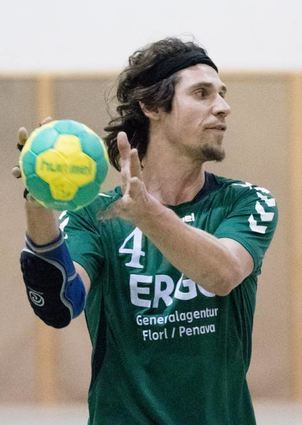 Der TV Einhausen bietet ein vielfältiges Sportangebot, unter anderem mit Handball, Turnen, Boule und Fitnesskursen wie Zumba.