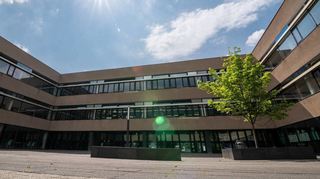 Das Starkenburg-Gymnasium wurde erst vor wenigen Jahren runderneuert. Der Platz reicht nun aber offenbar schon nicht mehr aus. Deshalb sollen bis zu zwei zusätzliche Erweiterungen noch in diesem Jahr in Angriff genommen werden.