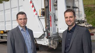 Die ZAKB-Geschäftsführer Sascha Bocksnick (links) und Jonas Thiede berichten von geringerem Fremdstoffanteil im Bergsträßer Biomüll.