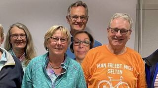 Vorstandsmitglieder des ADFC Bergstraße (von links): Günter Aufdermauer, Ralf Dickhaut, Klaus Lemmes, Martina Moldon, Karla Vrba, Anette Seip, Werner Klocke, Friedhelm Höcker, Dieter Riedel und Wim Roukens.