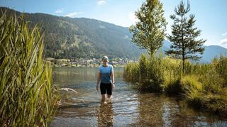 Schuhe aus und rein ins Wasser: Entlang der Seen ist die nächste Erfrischung meist nur einen Schritt entfernt.