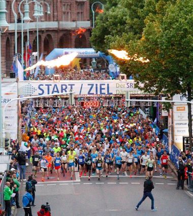 2019 fand letztmals der Mannheimer Dämmer-Marathon statt – am Samstag ist es wieder soweit, aber diesmal ohne einen Abstecher nach Ludwigshafen.