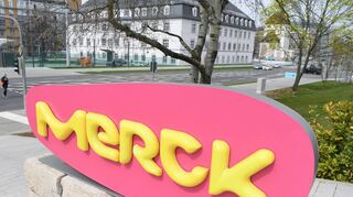 Der Darmstädter Pharma- und Chemiekonzern Merck (im Bild ein Gebäude am Stammwerk) erlebte in den vergangenen Wochen eine Talfahrt seiner Aktie.