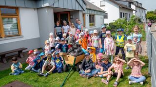 Der Kindergarten Rodau beteiligte sich erneut bei der hessenweiten Aktion „Sauberhafter Kindertag“ und sammelte fünf Säcke voller Müll ein.