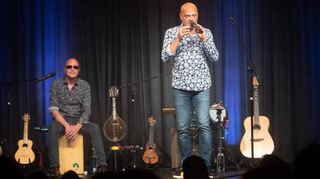 Das Duo „Die Feisten“ im ausverkauften Theater Sapperlot.