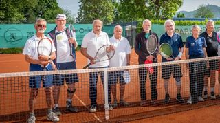 Seit Jahrzehnten sind sie am Ball, doch nun gab es für die Herren 80 von TC Bensheim und TC Zwingenberg eine ungewöhnliche Punktspiel-Premiere.