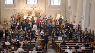 Beim Jubiläumskonzert „20 Jahre Regionalkantorat“ traten die verschiedenen Ensembles von Sankt Georg unter der Leitung von Gregor Knop in der Stadtkirche auf.