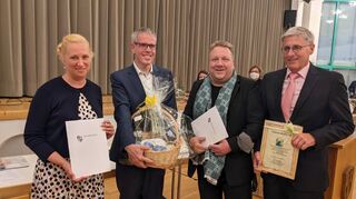 Amtseinführung in der Kreistagssitzung: Diana Stolz startet im Sommer ihre zweite Amtszeit als Kreisbeigeordnete an der Seite von Landrat Christian Engelhardt. Matthias Schimpf gehört nach fünf Jahren Pause wieder zur Kreisspitze. Zu den Gratulanten gehörte der Kreistagsvorsitzende Joachim Kunkel.