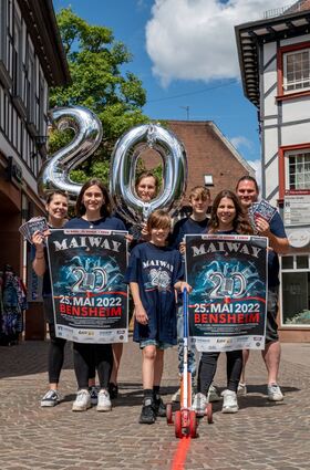 Maiway zum Zwanzigsten: Für die Jubiläumsausgabe am heutigen Mittwoch wurde am Dienstag der berühmte roure Schdrisch gezogen.